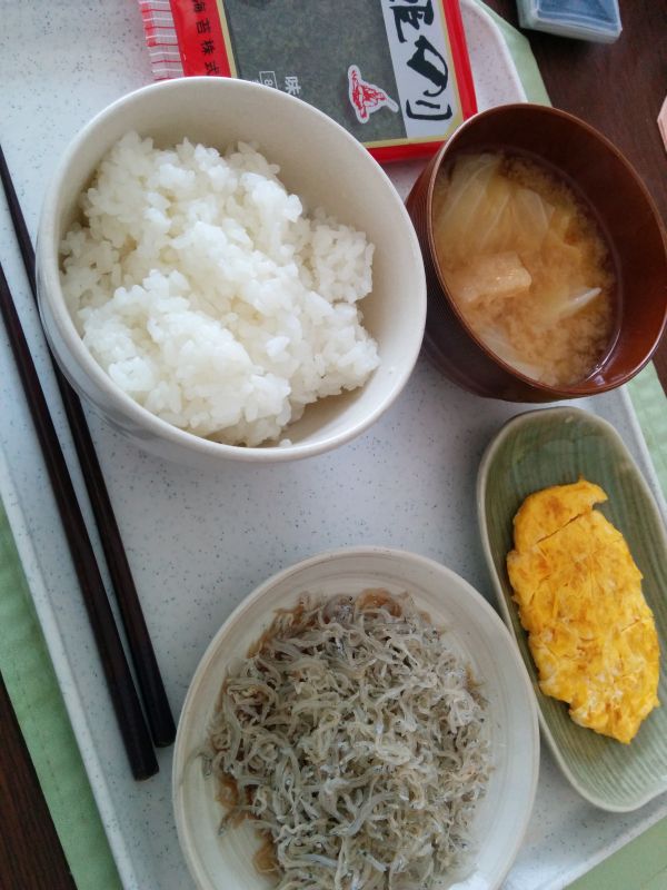 本日の朝食兼昼食