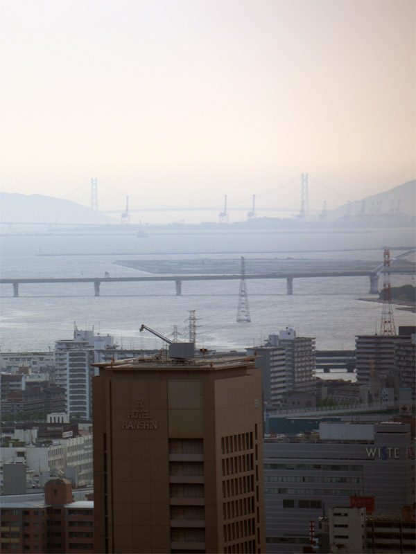 遠景の橋