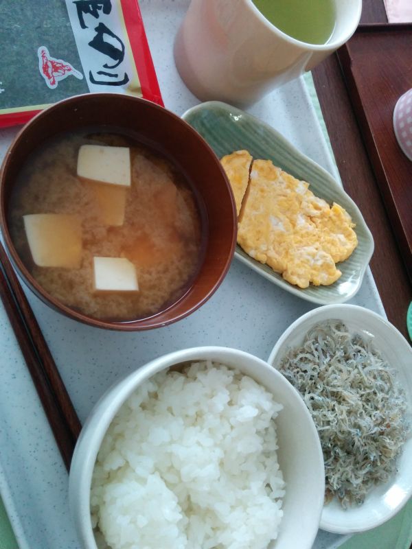 本日の朝食兼昼食