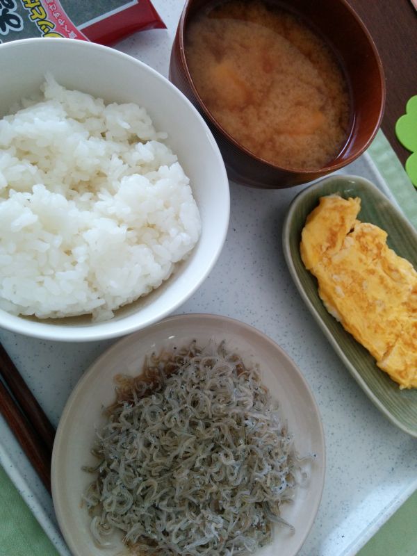 本日の朝食兼昼食