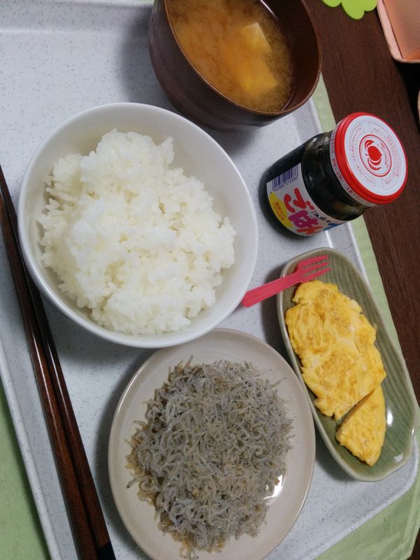 本日の朝食兼昼食