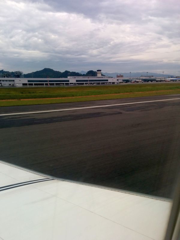松山空港着陸