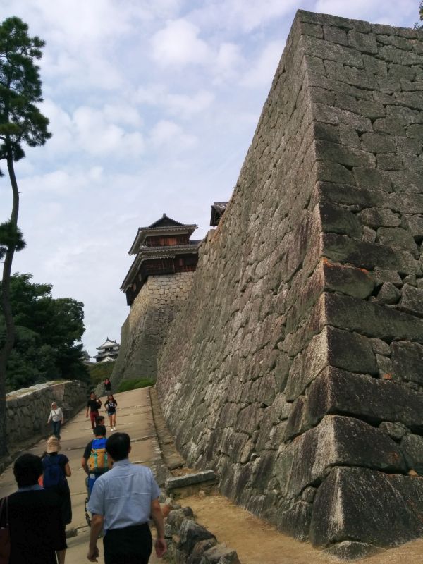 松山城の石垣