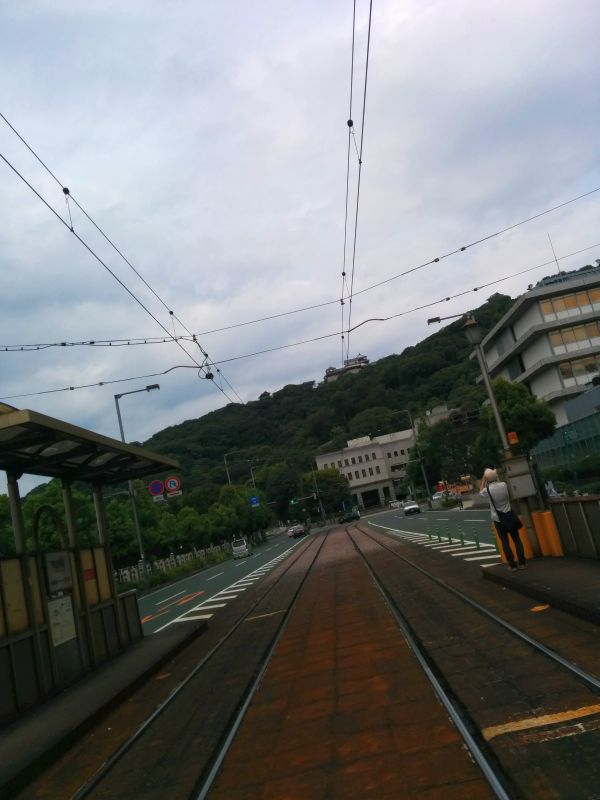 市役所前から見る松山城