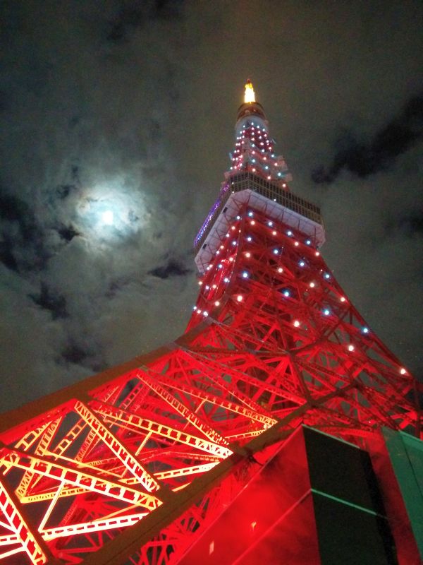 東京タワーと満月