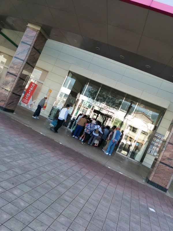 開店前行列