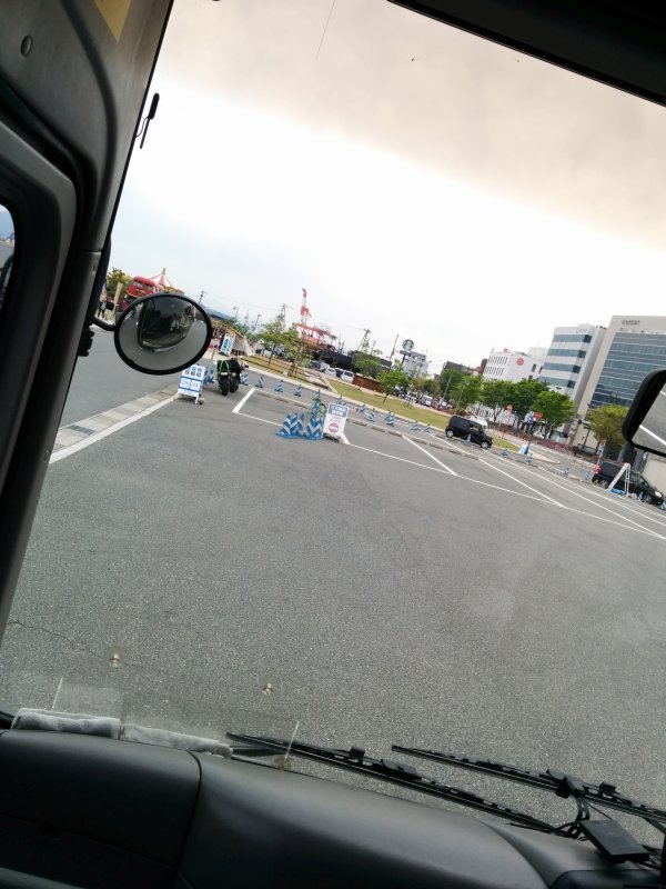 バス移動開始