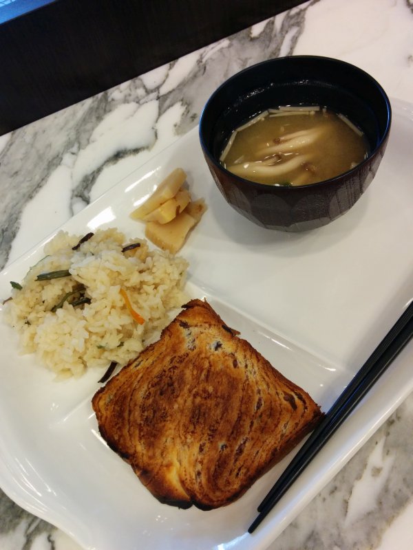 本日の朝食