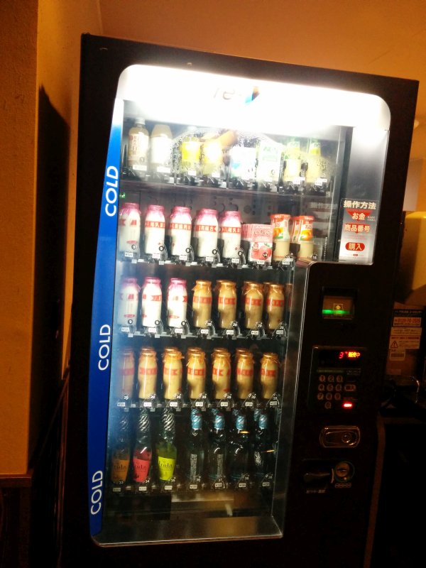 ドリンク自販機