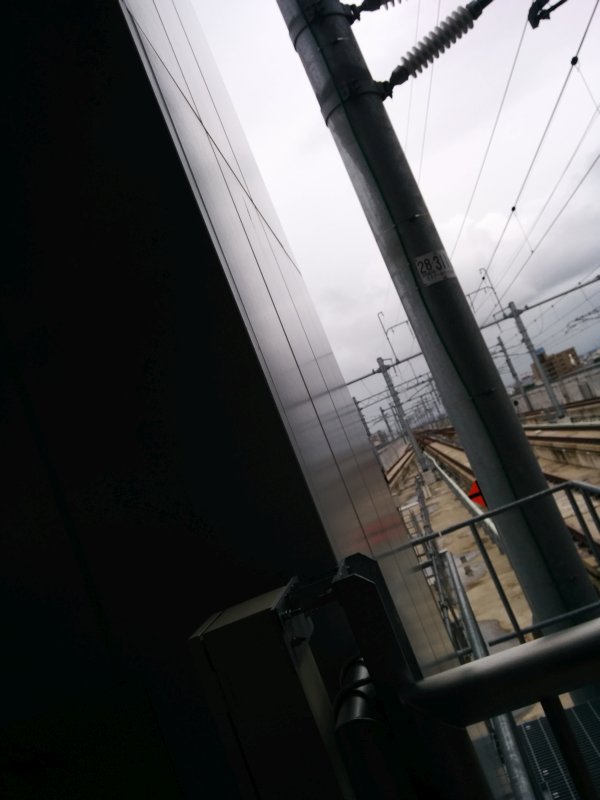 ホームの先
