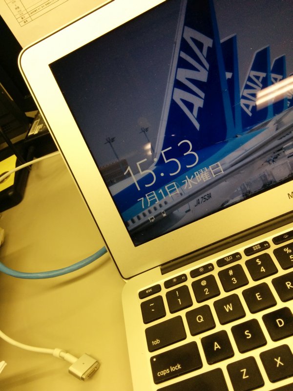 MacBook Airの電源コネクタ