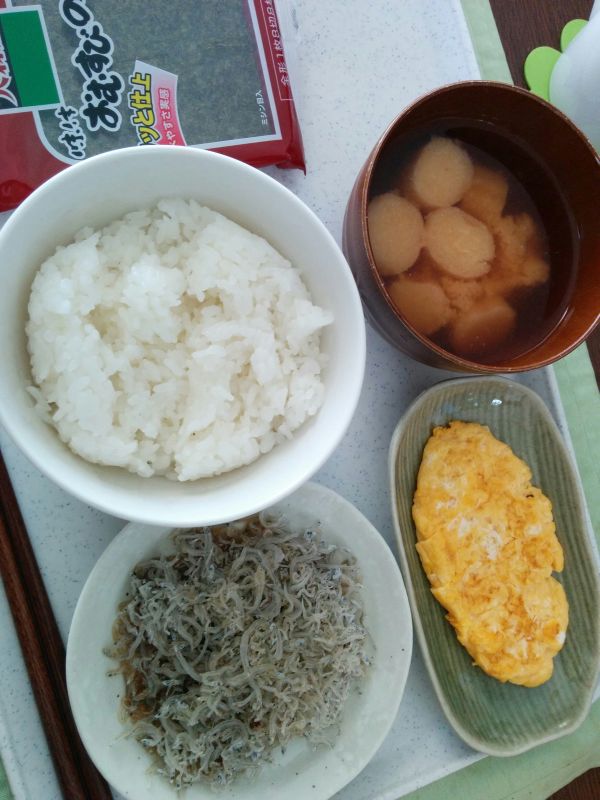 本日の朝食兼昼食