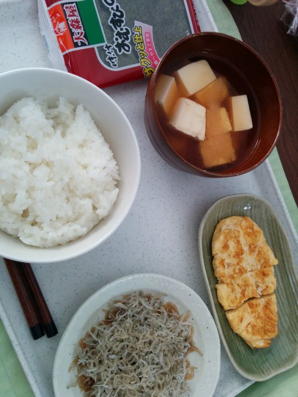 本日の朝食兼昼食