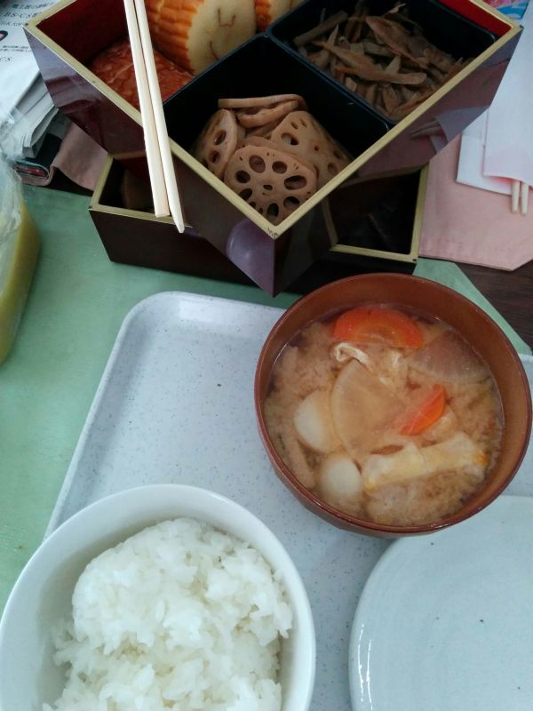 本日の朝食兼昼食