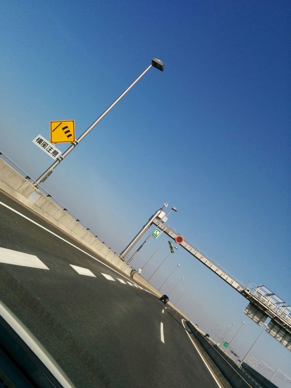 横風注意