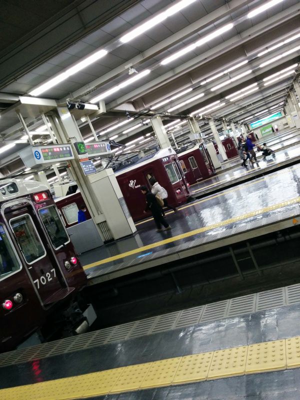 阪急梅田のホーム