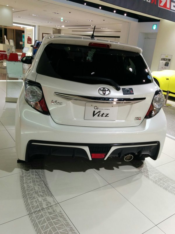 Vitz G’sのお尻