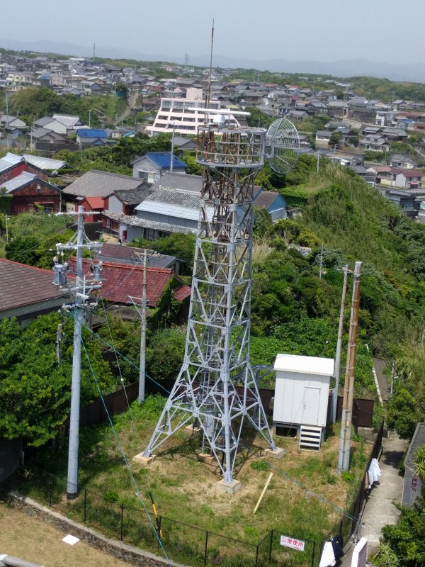 隣のアンテナ塔