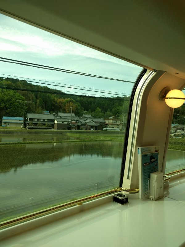 カフェ車両からの風景