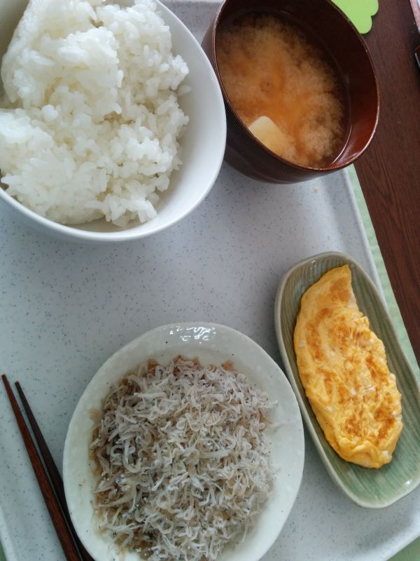 本日の朝食兼昼食