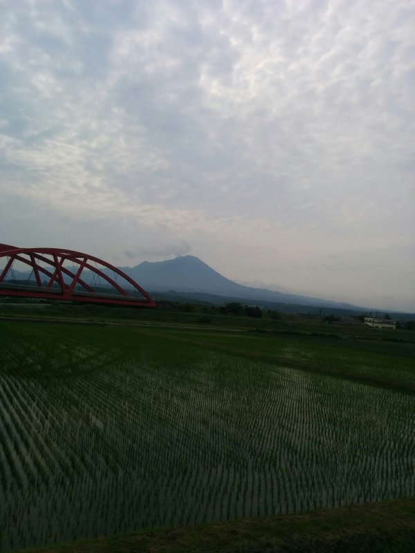 左手に大山が見えます