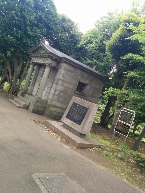 小さい建物