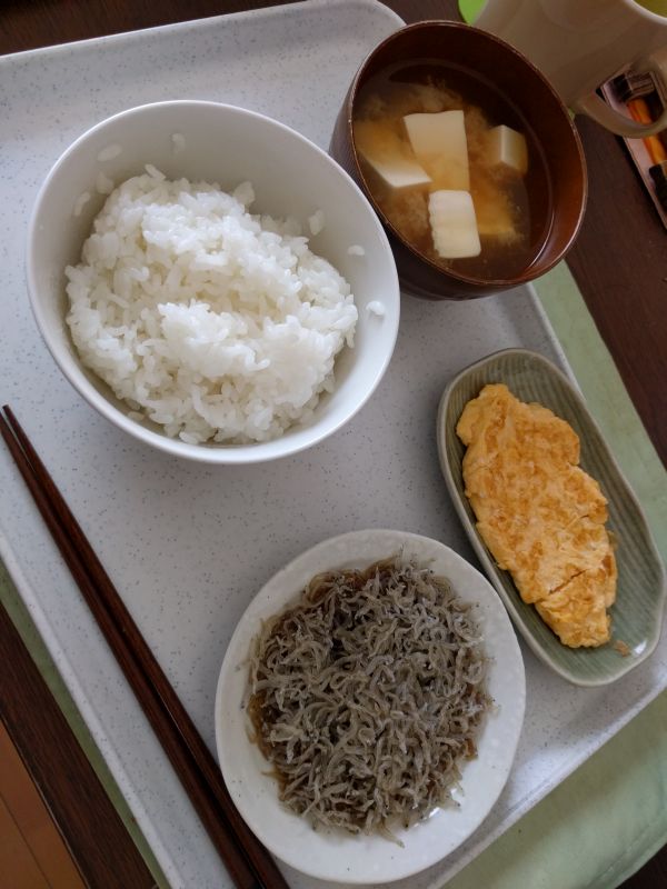 本日の朝食兼昼食