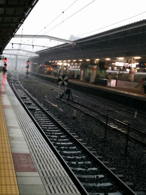 ドンツキ＠長崎本線博多駅