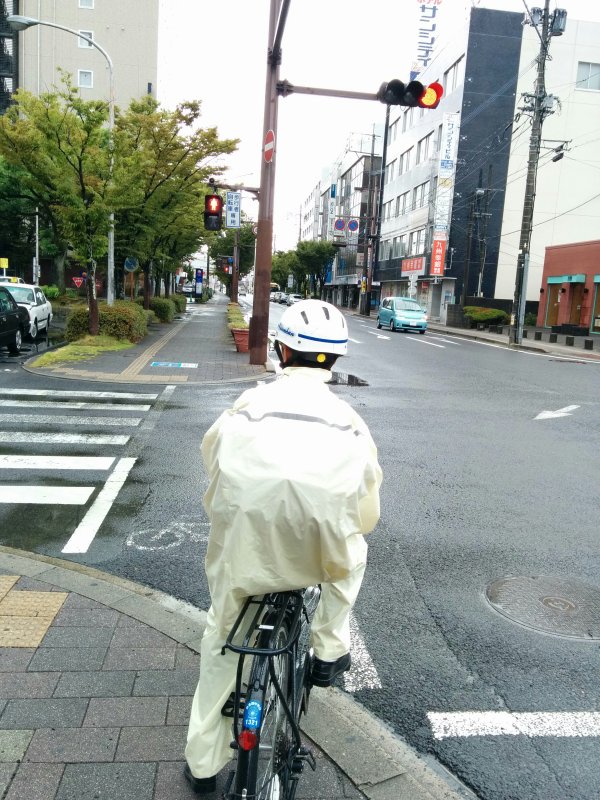 自転車にヘルメット