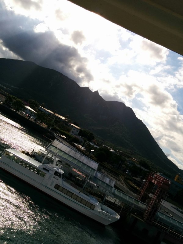 船から見た雲仙岳