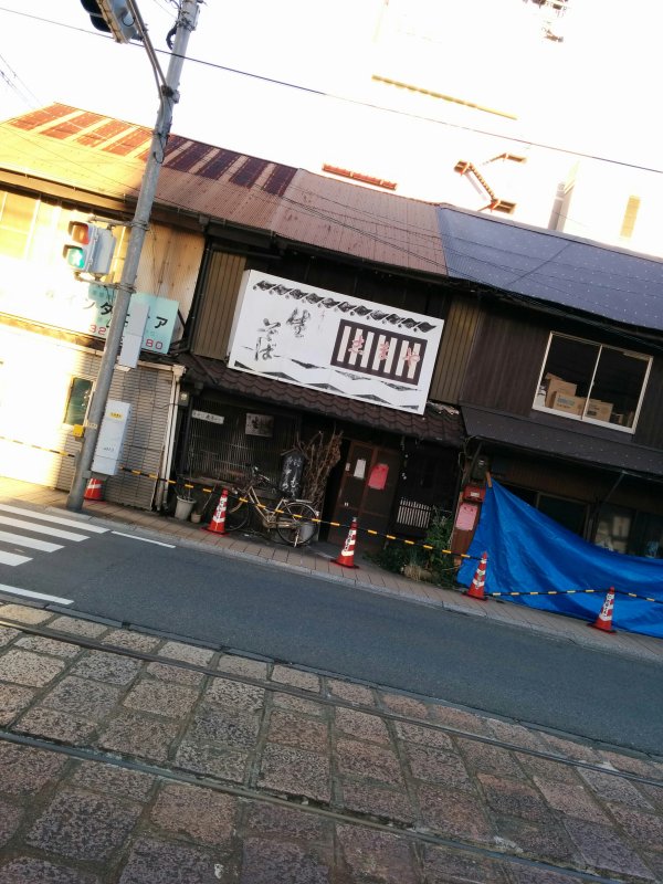 古い建屋