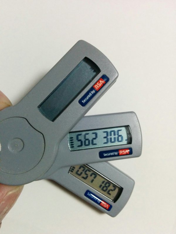 ハードウェアトークン