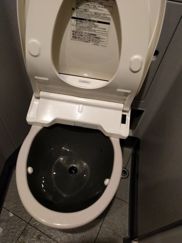 真空吸引式便座