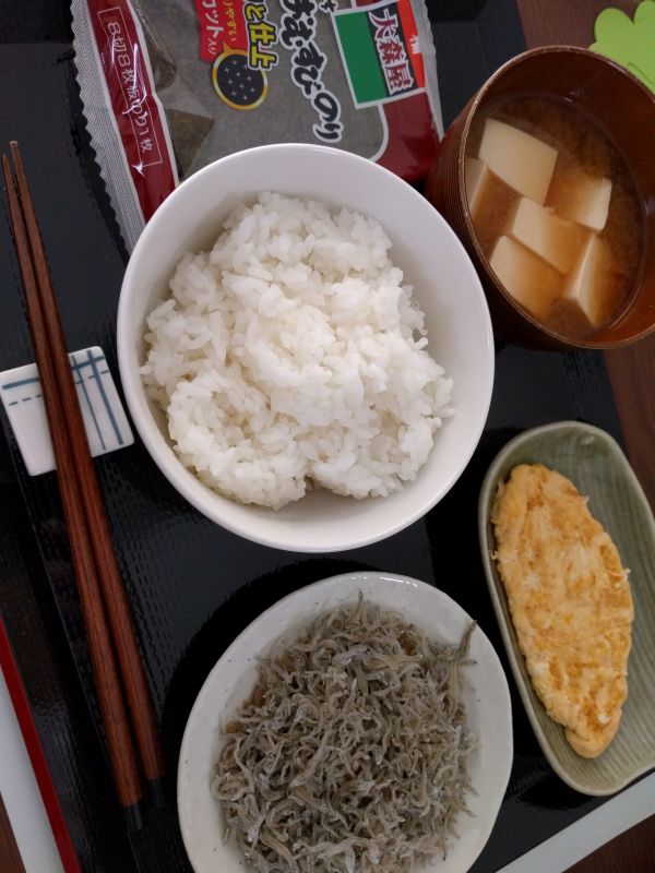 本日の朝食兼昼食