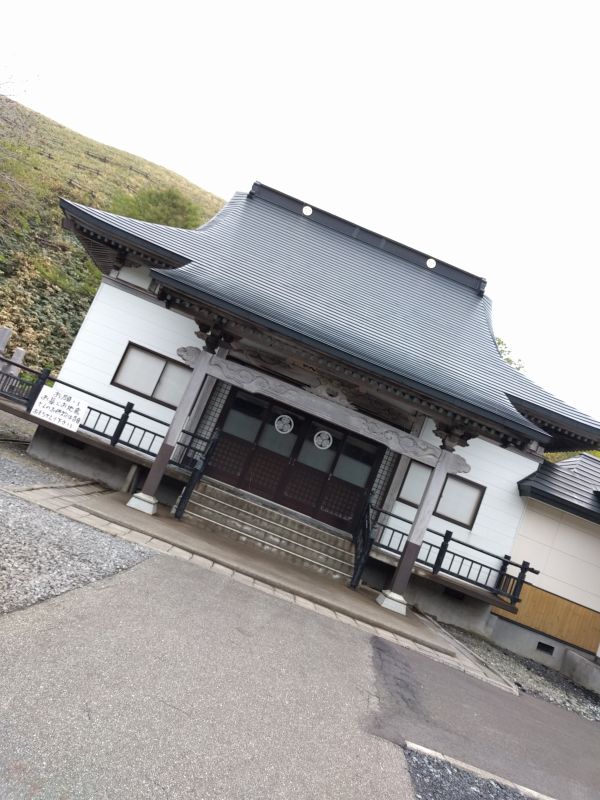 向かいのお寺