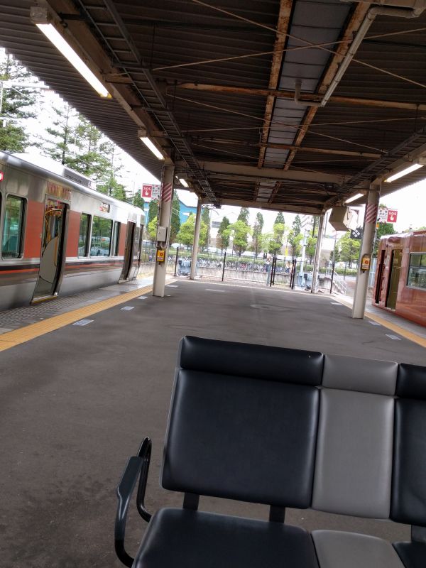 桜島駅のベンチ