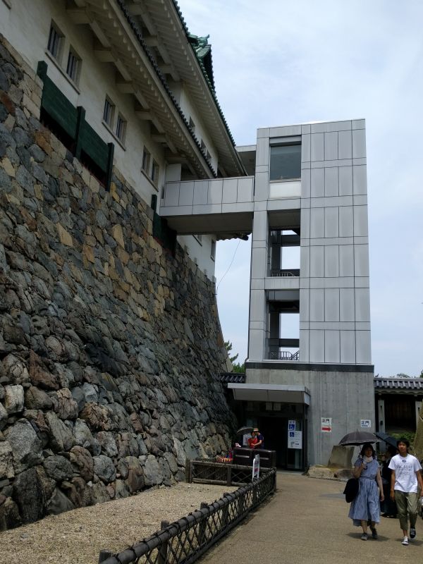 エレベーター完備