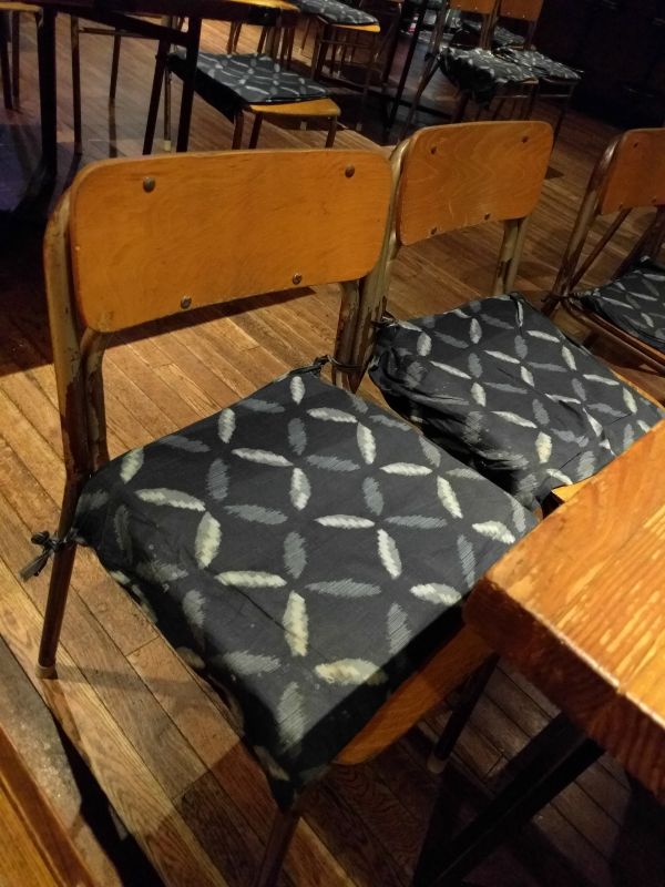 会場の椅子