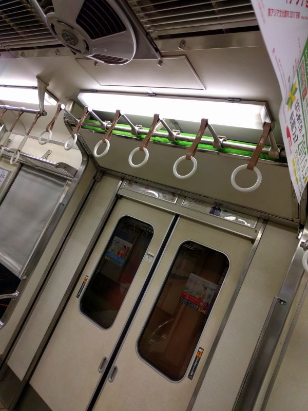 収納式座席