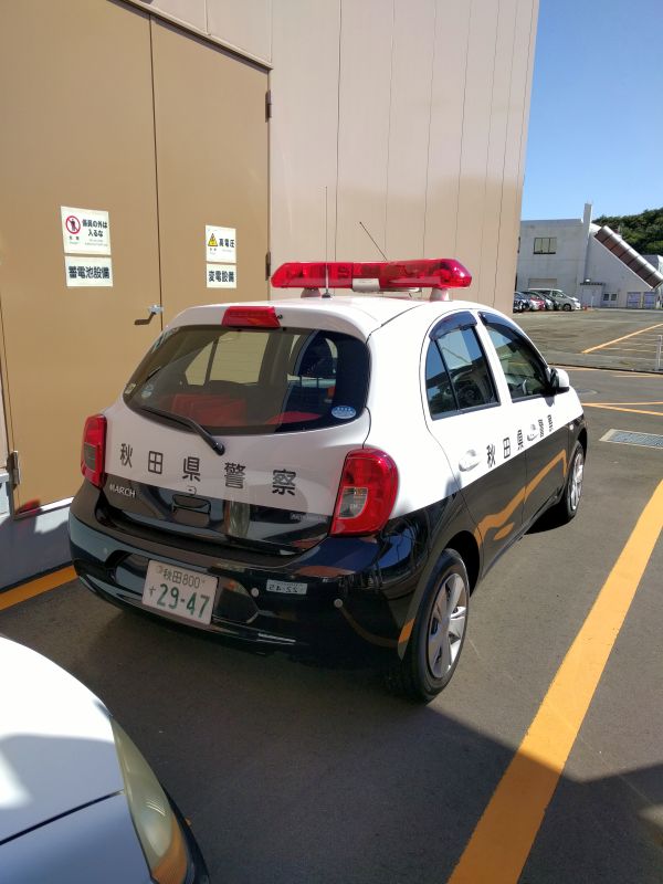 パトカーの背面