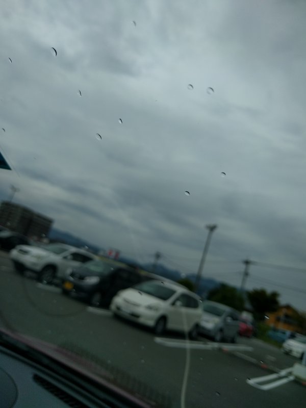 雨が降ってくる