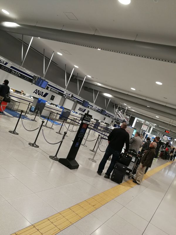 カウンター待ち列