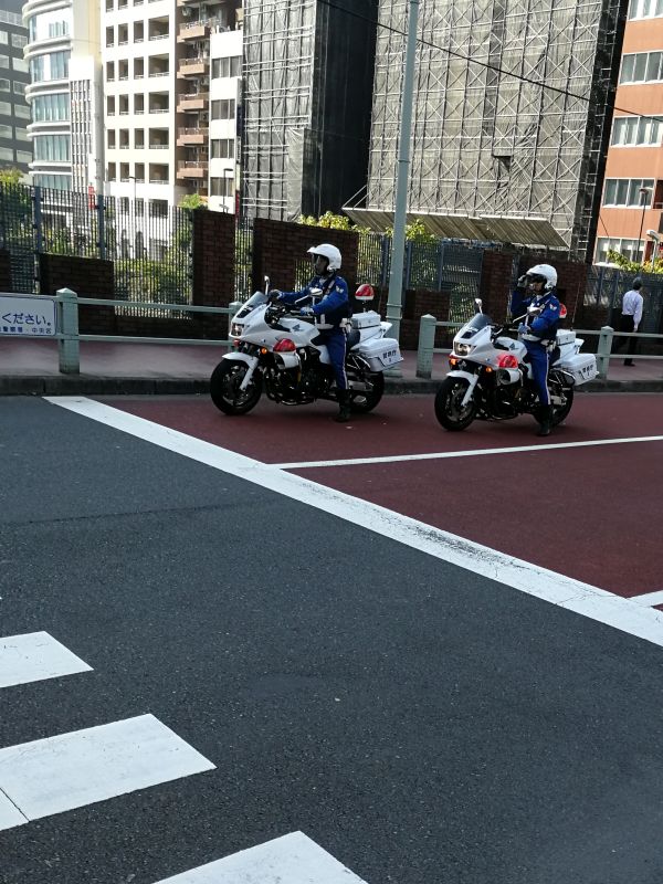 白バイ隊