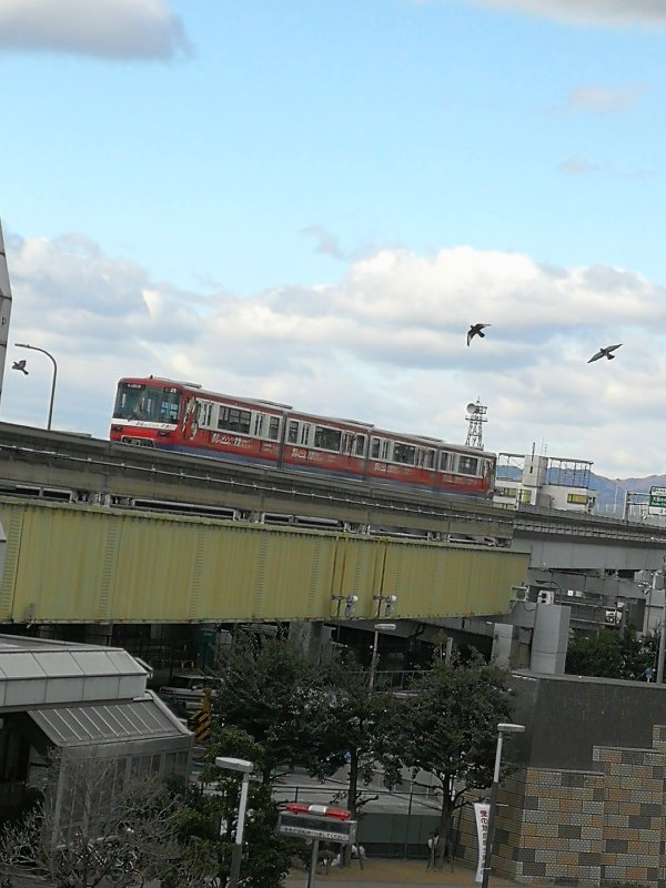 京急塗装の大阪モノレール