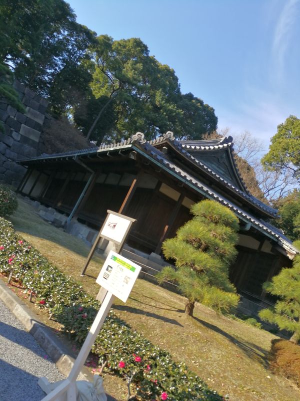 警備詰所の建物