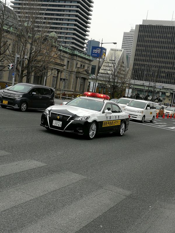 規制予告車