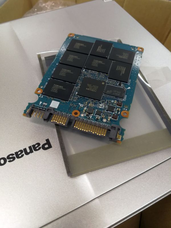 ノートパソコン内蔵SSD