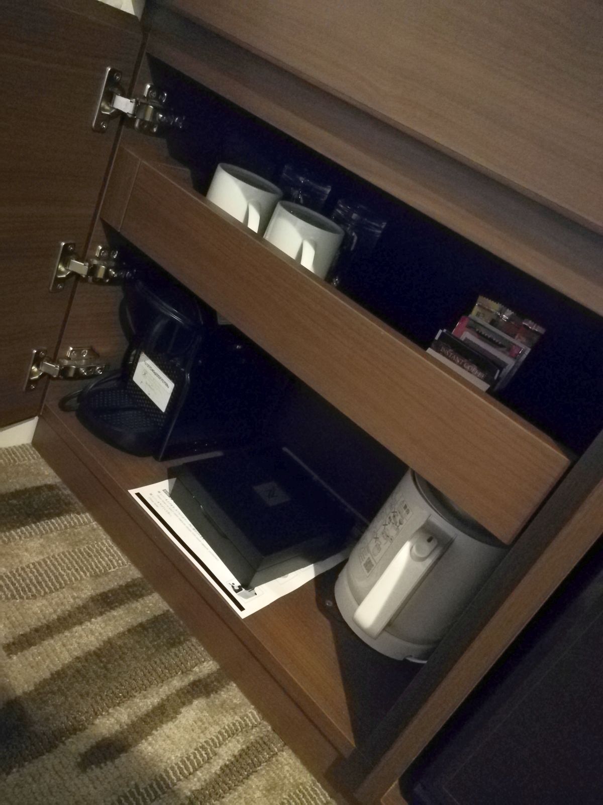 テレビの下の台