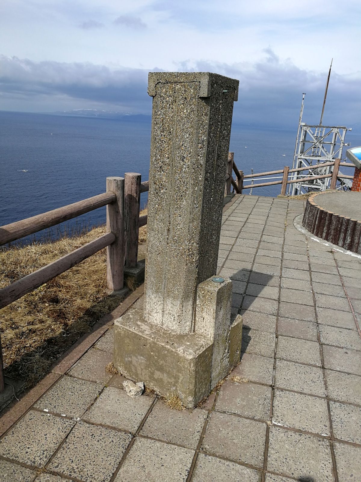三角点と水準点の碑