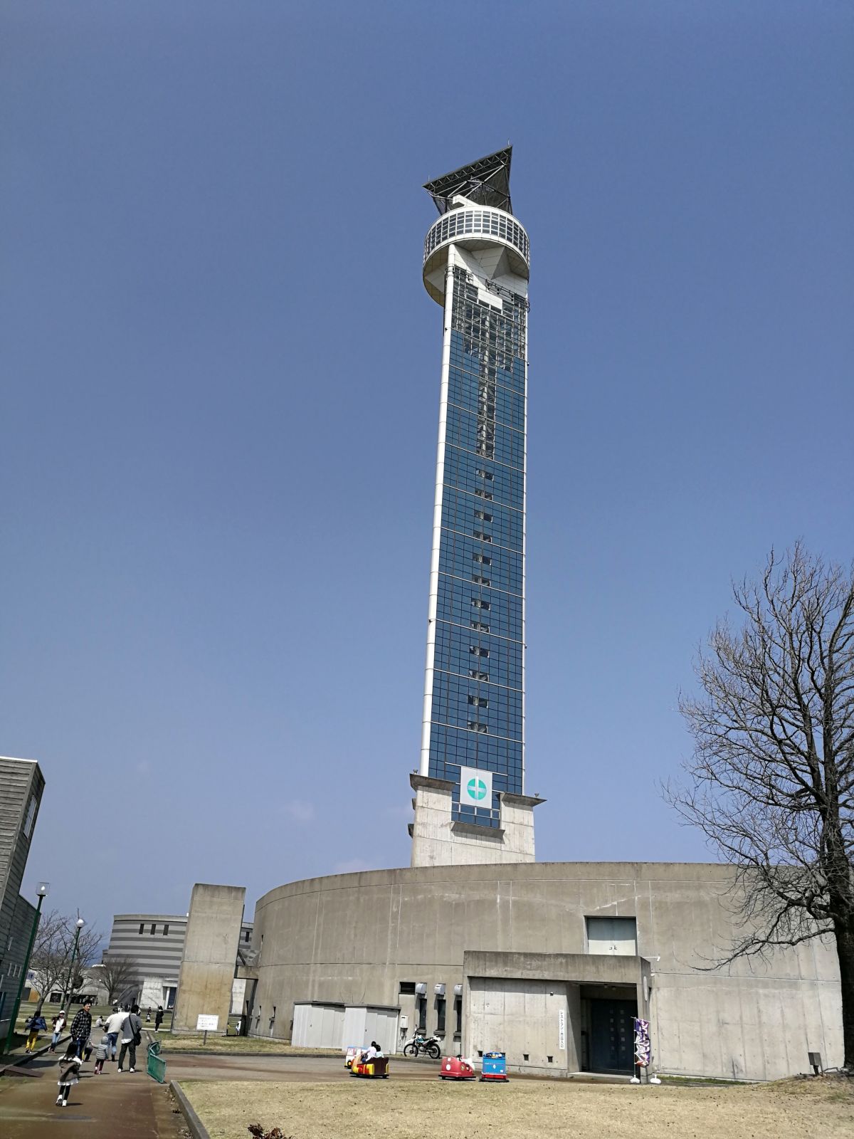 クロスランドタワー